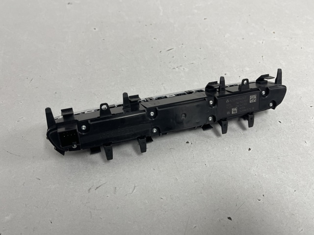 Блок кнопок центральной консоли A2139054003 MERCEDES