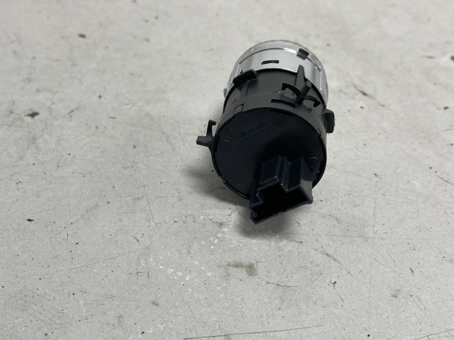 Кнопка запуска двигателя A2139055500 MERCEDES
