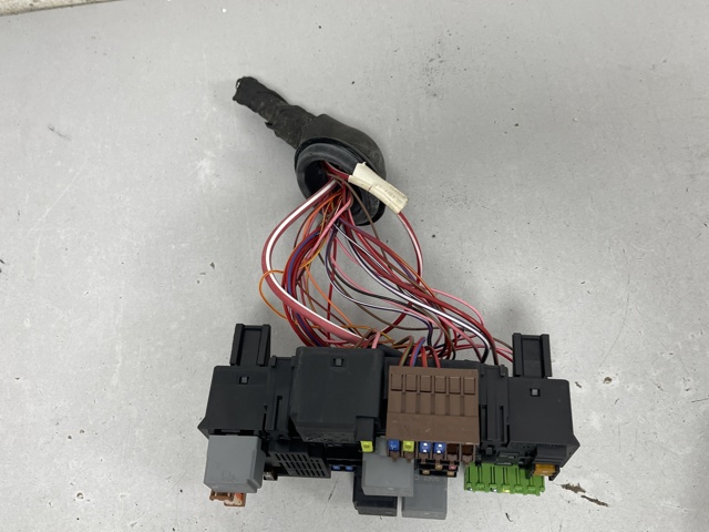 Коробка предохранителей A2139065706 MERCEDES