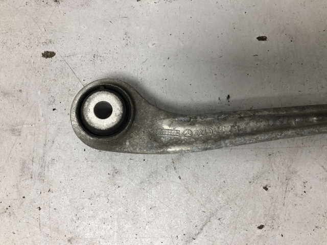 Рычаг/тяга задней подвески продольный нижний, левый A2223500129 MERCEDES