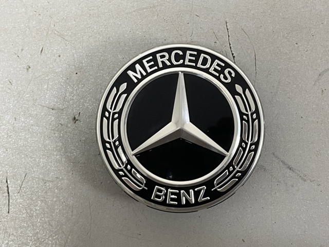 MERCEDES A2224002100 Колпак колесного диска в наличии Ирпень