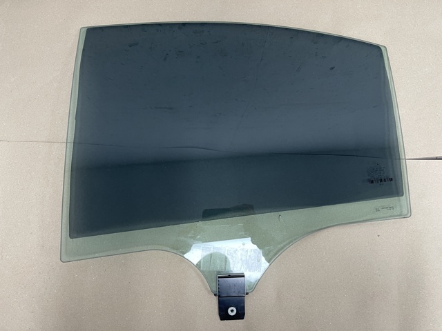 A2227300918 MERCEDES Стекло двери задней левой купить в Тернополь