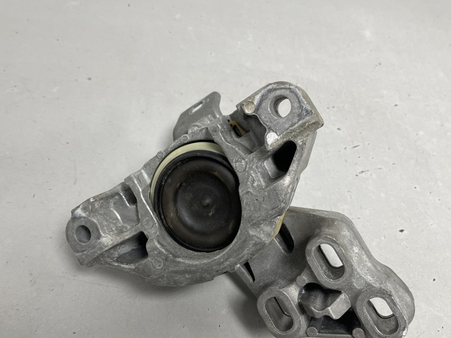 A2462400617 MERCEDES Левая подушка двигателя купить в Житомир