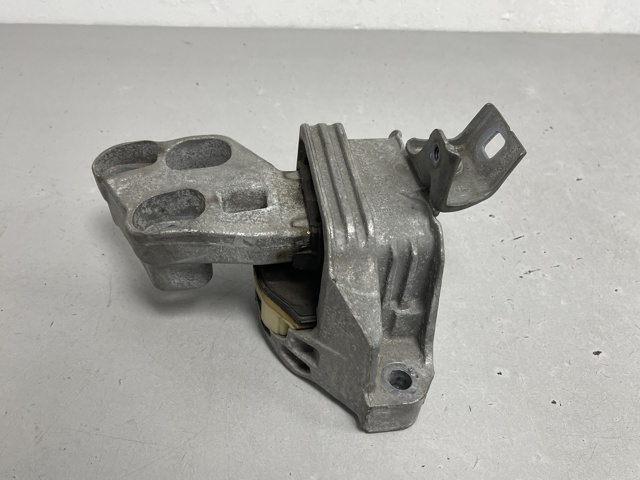 Гидроопора двигателя левая A2462400617 MERCEDES