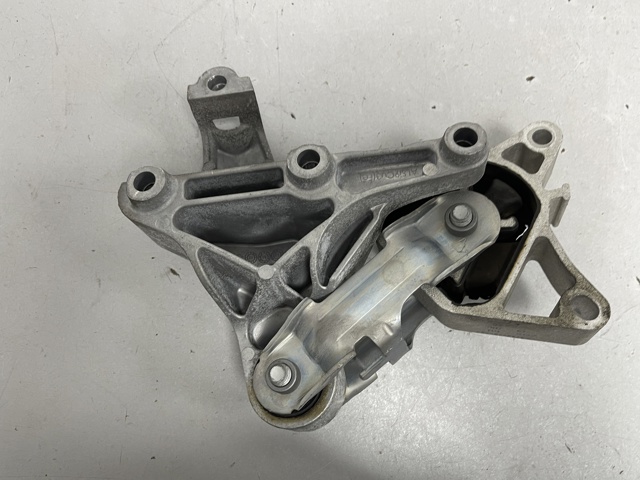 MERCEDES A2462400809 Подушка (опора) двигателя правая верхняя в наличии Одесса