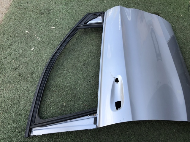 Пассажирская передняя дверь A2467200205 MERCEDES
