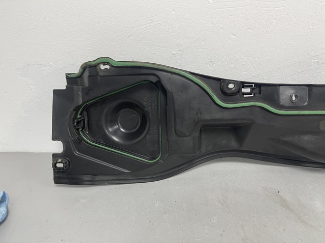 MERCEDES A2468300213 Решетка дворников в наличии Одесса