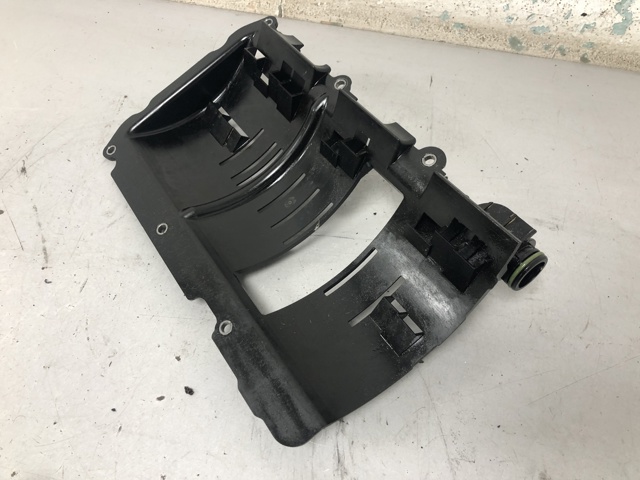 MERCEDES A2761801451 в наличии Украина
