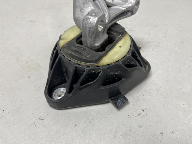 MERCEDES A2973331100 Подушка (опора) двигателя левая задняя в наличии Николаев