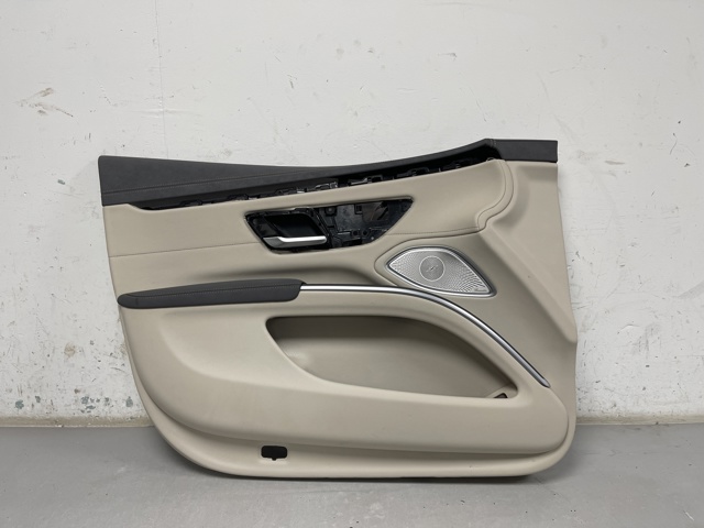 Облицовка водительской двери A2977200303 MERCEDES