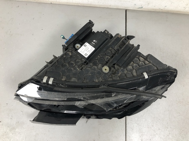 MERCEDES A2979068302 Фара левая в наличии Тернополь