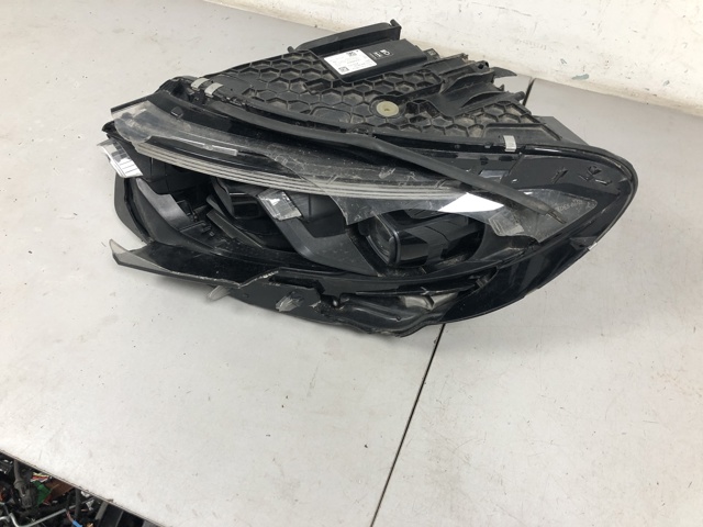 A2979068302 MERCEDES Левая фара купить в Черновцы