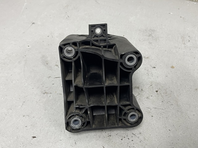 A6542232200 Кронштейн подушки (опоры) двигателя левой купить Павлоград
