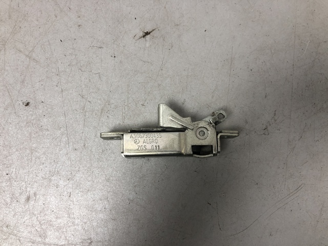 Замок задней левой двери A9067300435 MERCEDES