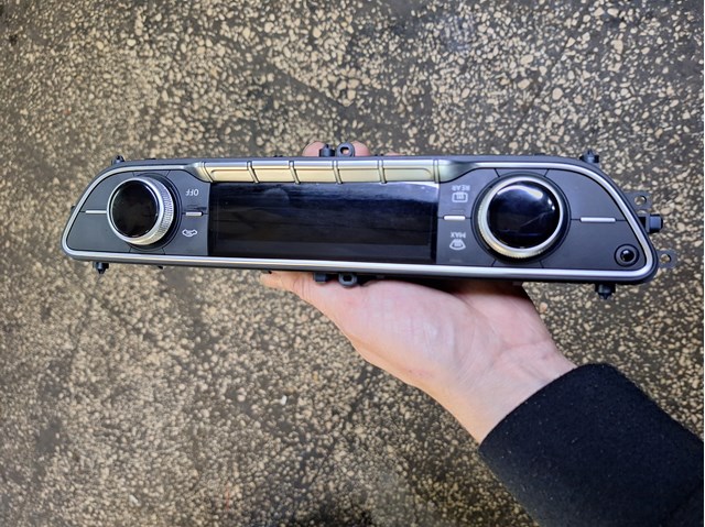 Механизм управления кондиционером 8W0820043F VAG