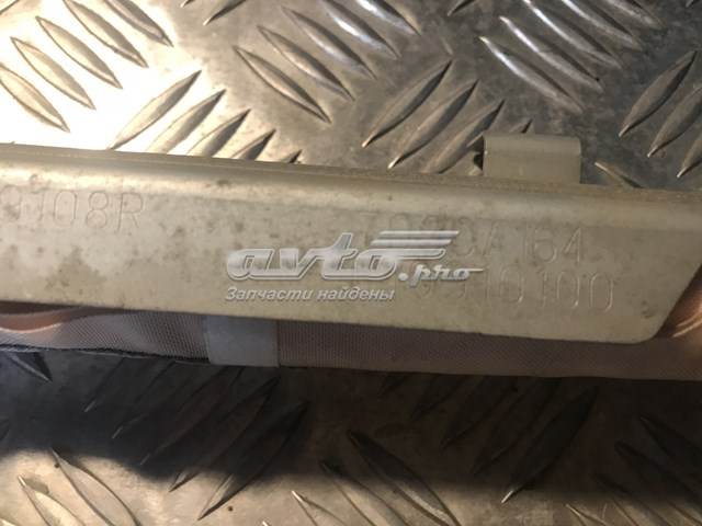7030A164 MITSUBISHI Шторка боковая, правая купить в Днепр
