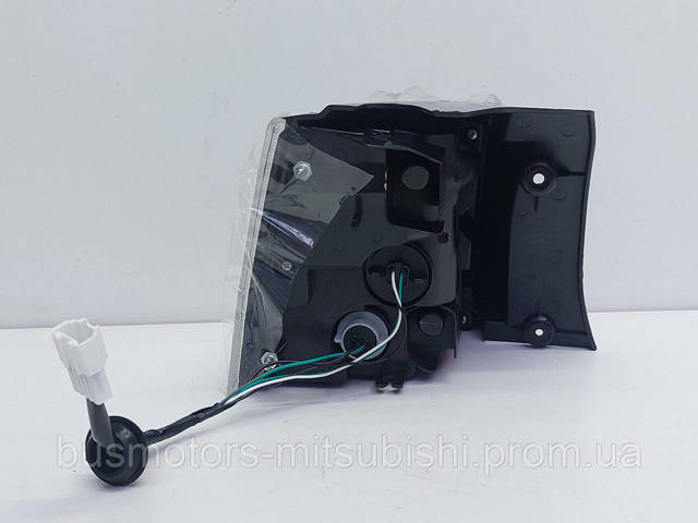 8330A396 MITSUBISHI Фонарь задний правый внешний купить в Ирпень