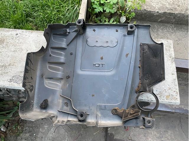 03L103925 Крышка мотора декоративная купить Чернигов