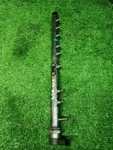 Рампа форсунок системы впрыска топлива 13537805423 BMW