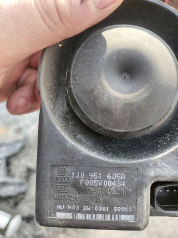 Сирена противоугонной системы 1J0951605A VAG