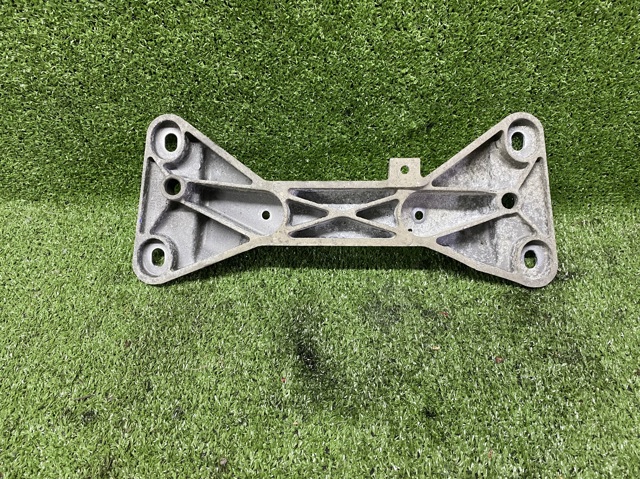 Кронштейн КПП 22316796609 BMW