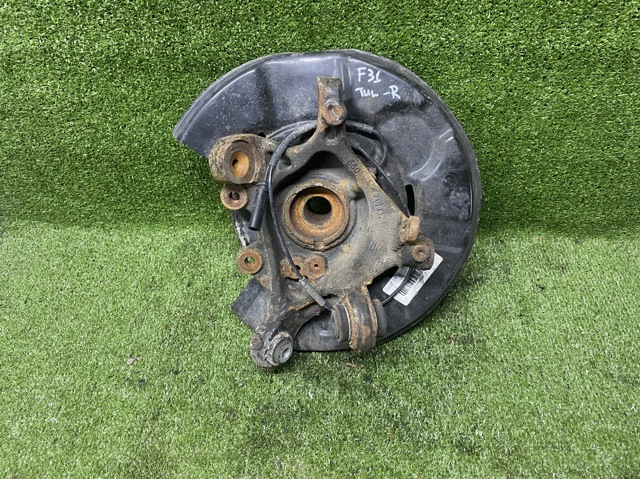 Цапфа поворотная правая 33326792524 BMW