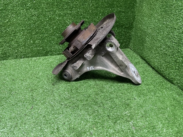 BMW 33326879101 Цапфа задняя левая в наличии Николаев