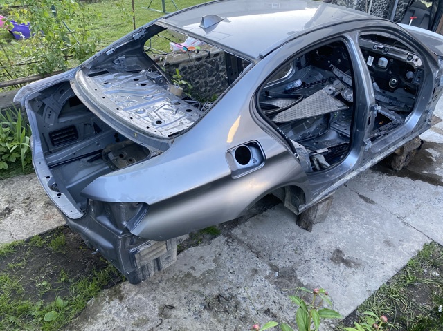 Боковая часть задняя правая 41217240488 BMW