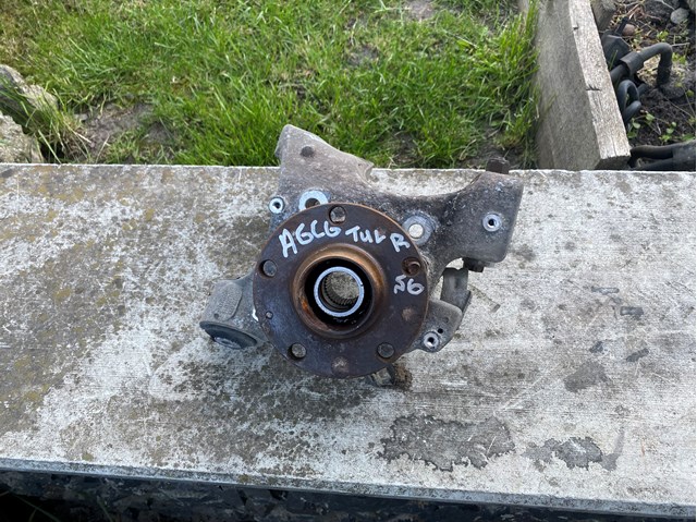 Цапфа поворотная правая 4F0505434G VAG