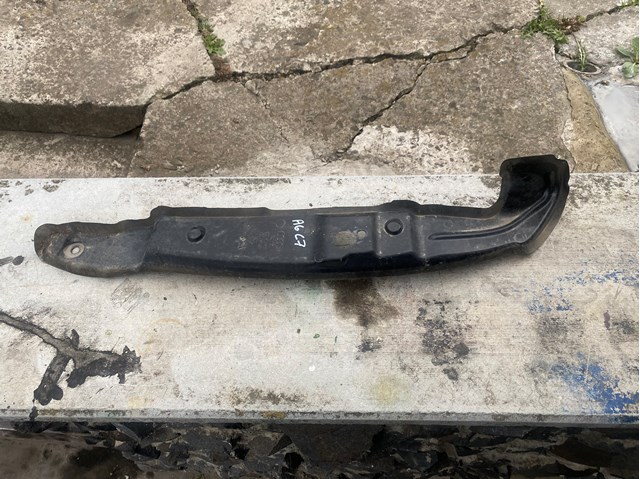 Уплотнитель крыла 4G0821111 VAG