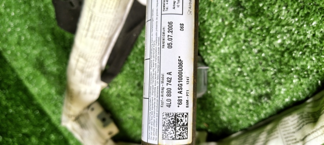 4L0880742A VAG Шторка боковая, правая купить в Винница