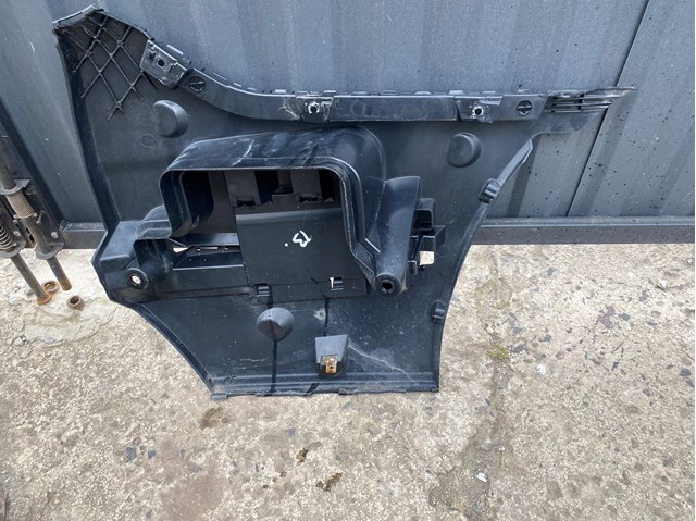 51127184767 BMW Кронштейн бампера заднего левый купить в Николаев