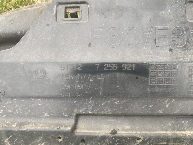 51127256921 BMW Кронштейн бампера заднего центральный купить в Житомир