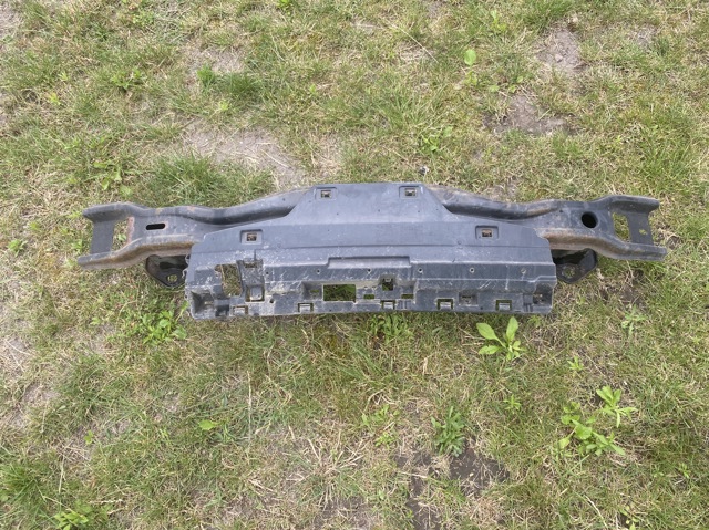 Шина бампера заднего 51127256927 BMW