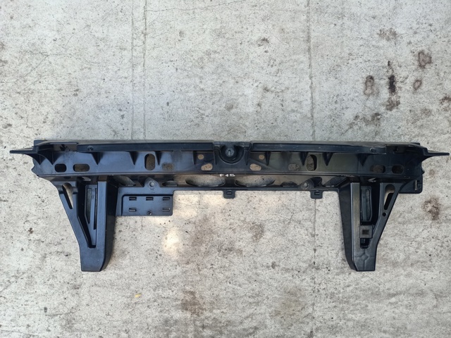 Кронштейн бампера заднего, центральный 51127294391 BMW