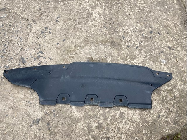 Направляющая заднего бампера 51127906845 BMW