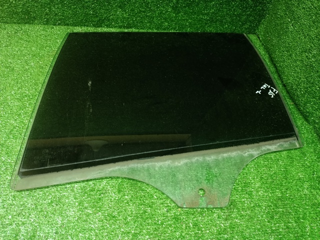 Стекло заднее левое 51357470625 BMW