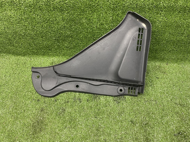 Решетка стеклоочистителей 51717216978 BMW