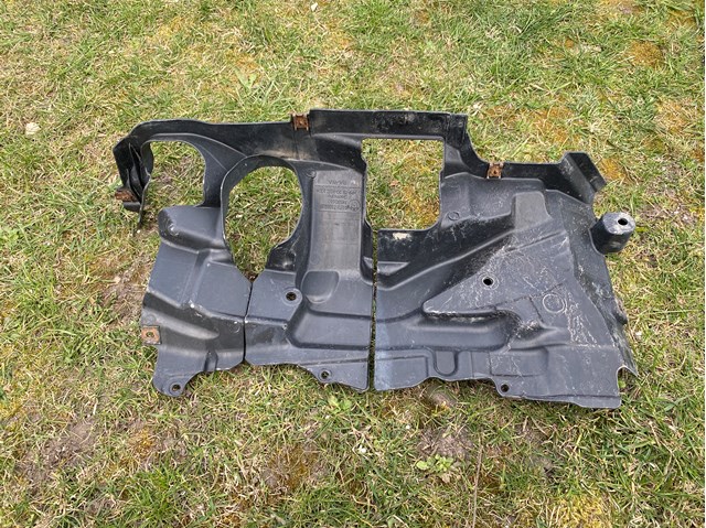 Шумоизоляция капота из войлока 51757185169 BMW