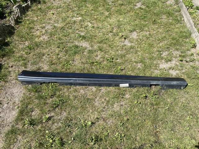 Накладка (молдинг) порога наружная правая 51777256912 BMW