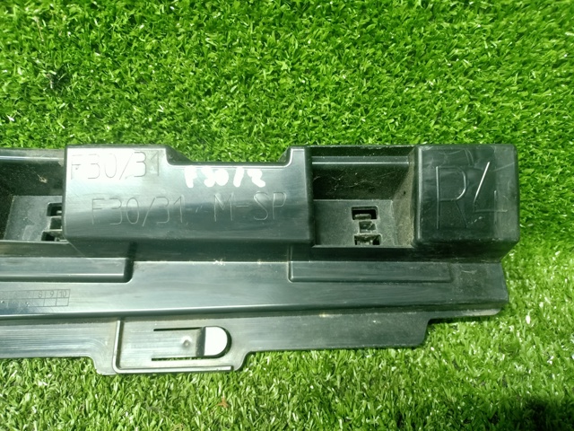 BMW 51777256920 Кронштейн наружной накладки порога правой в наличии Хмельницкий