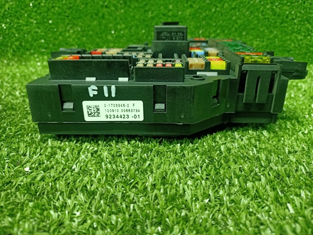 61149234423 BMW Блок предохранителей задний салонный купить в Украина
