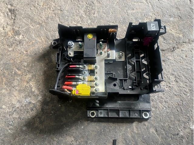 Блок предохранителей задний, салонный 7L0937548C VAG