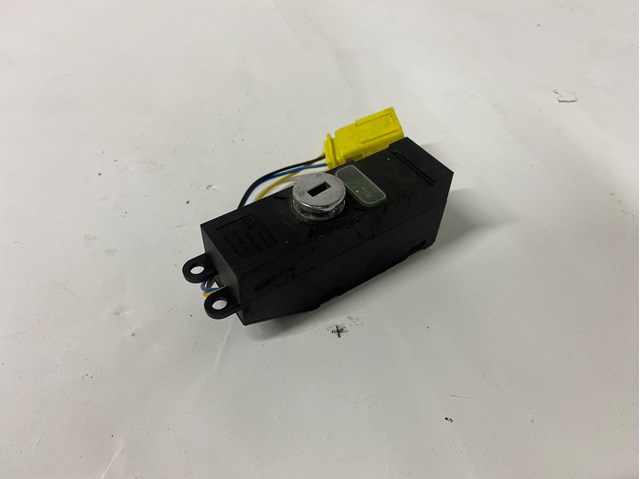 Кнопка отключения подушек безопасности AIRBAG 7L6919211 VAG