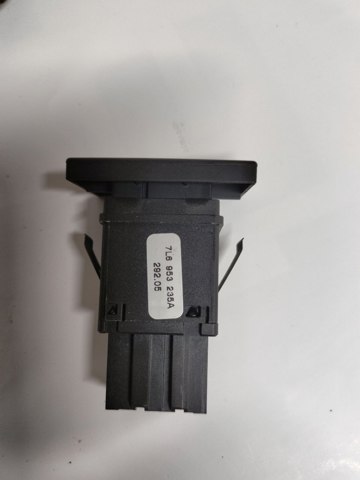 Кнопка включения аварийной сигнализации 7L6953235A VAG