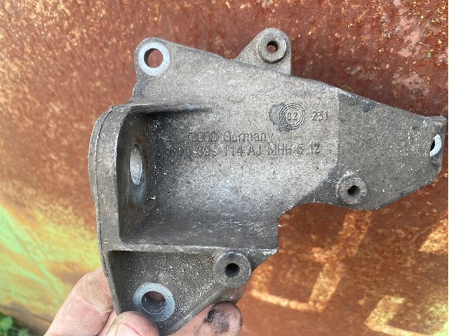 8D0399114AJ VAG Балка крепления коробки передач купить в Каменское