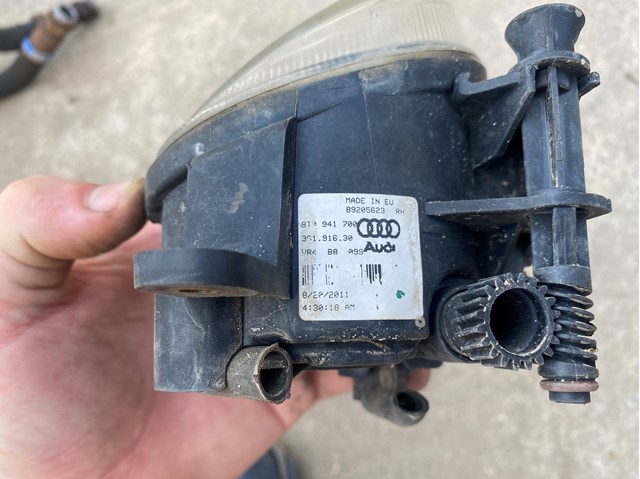VAG 8T0941700 Фара противотуманная правая в наличии Павлоград