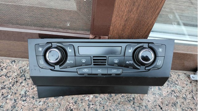 Регулятор вентилятора отопителя 8T1820043AQ VAG
