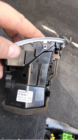 VAG 8T1820902C в наличии Ужгород