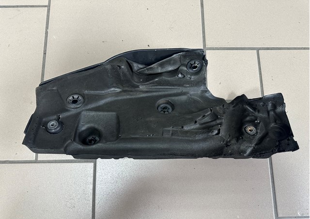 BMW 11147807241 Крышка двигателя в наличии Украина
